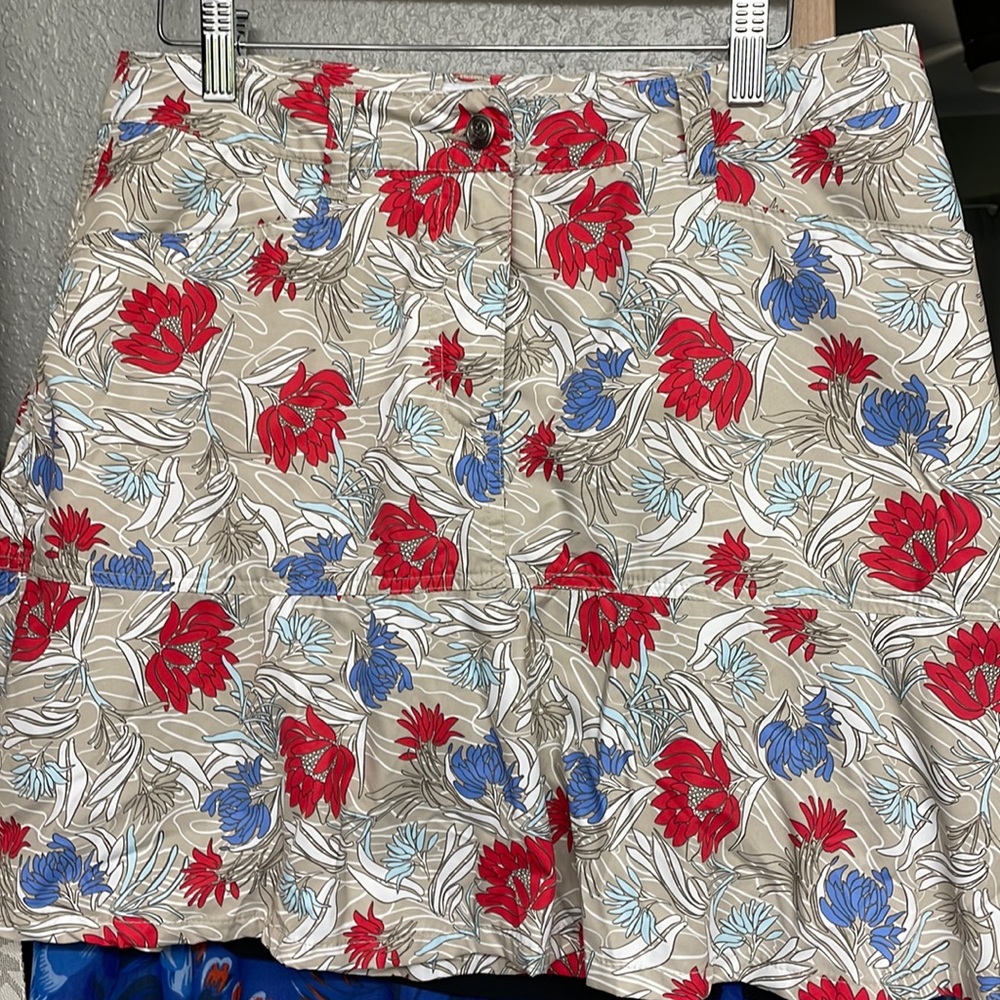 Tennis skort with open mesh shorts inside